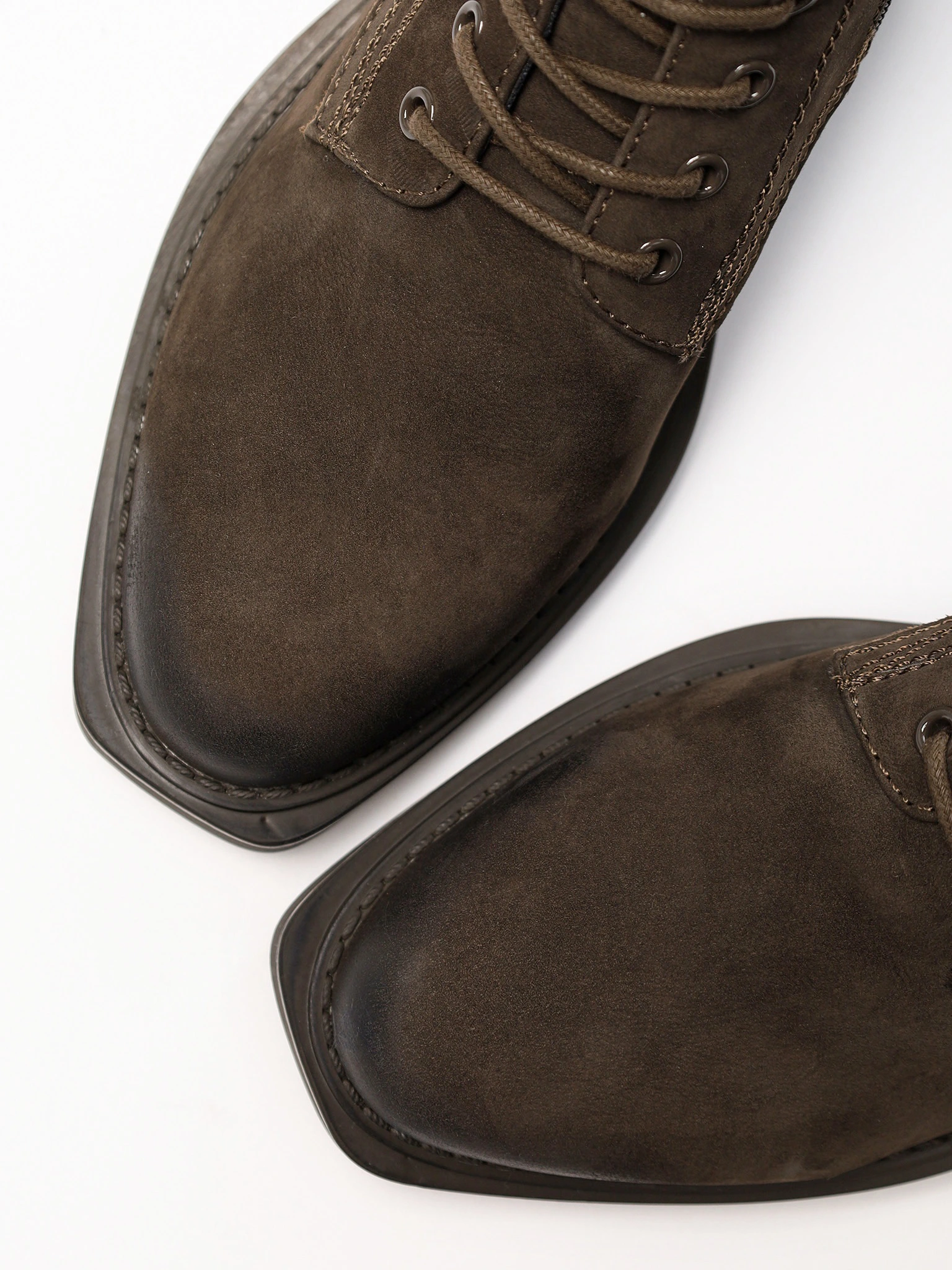 Ботинки-дерби оливкового цвета на широком среднем каблуке